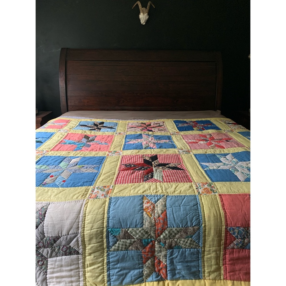 Full size handmade yellow backing cross quilt - Picture 3 of 10